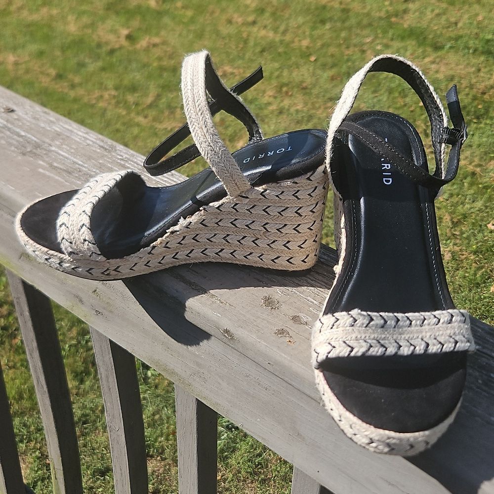 Torrid Natural Jute Platform Wedge Sandals (WW) – Size 10